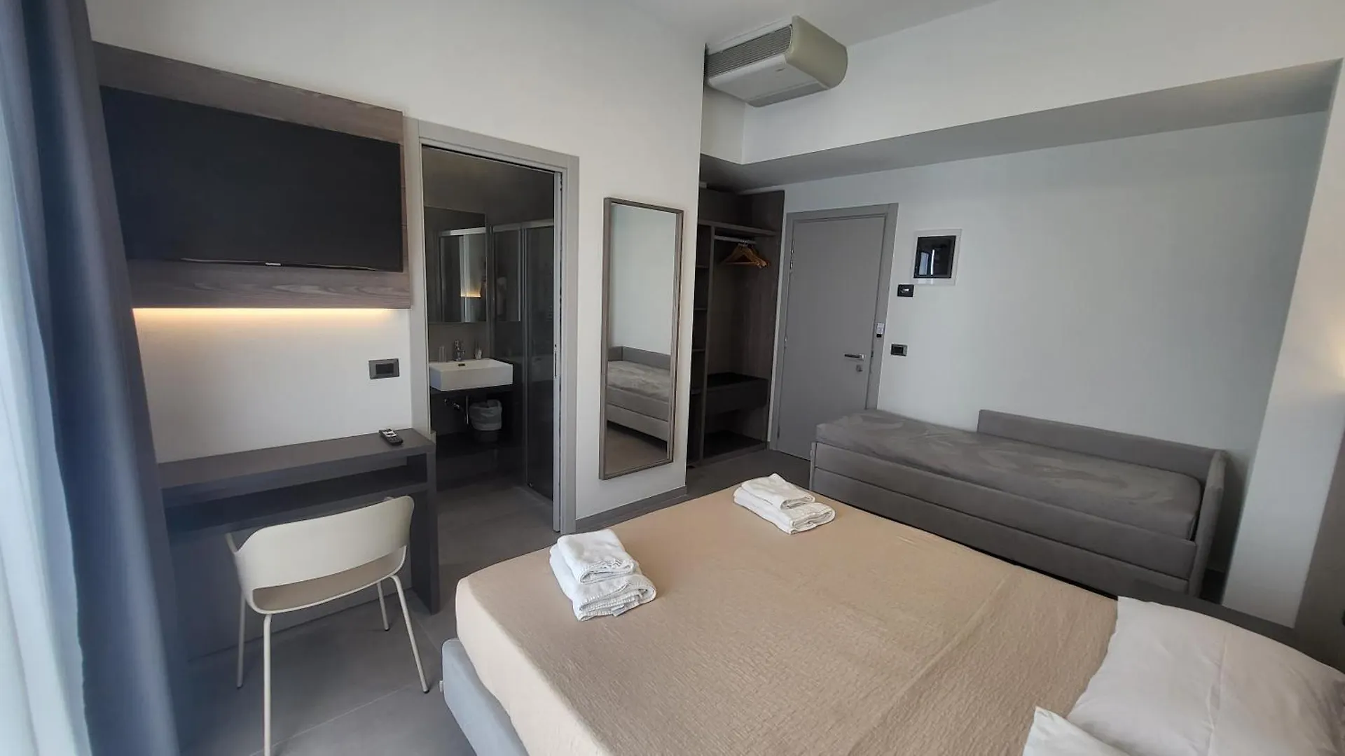 Hotel Giannini Rimini 3*,  Italia